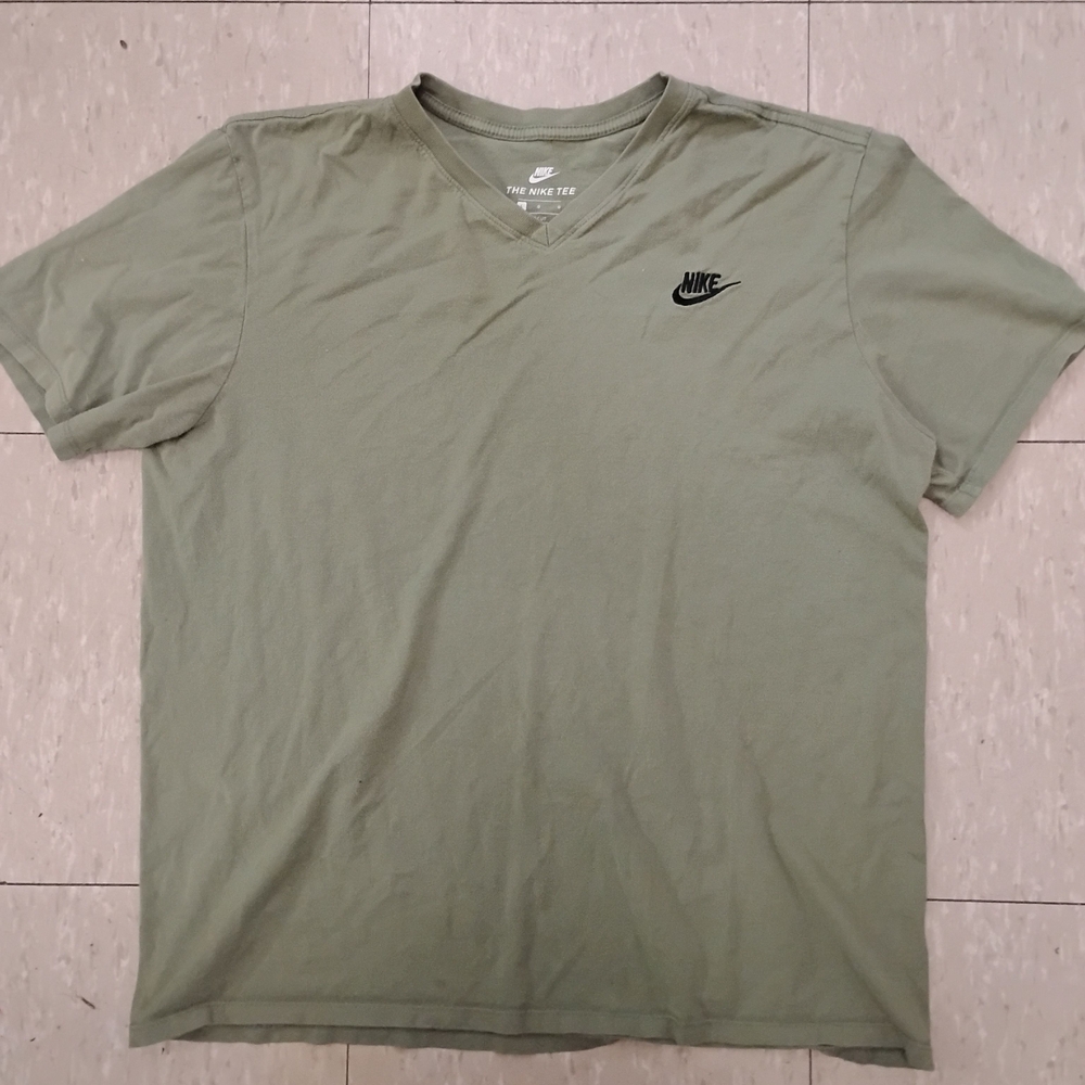 Nike Women's Sage Green Short Sleeve Tee